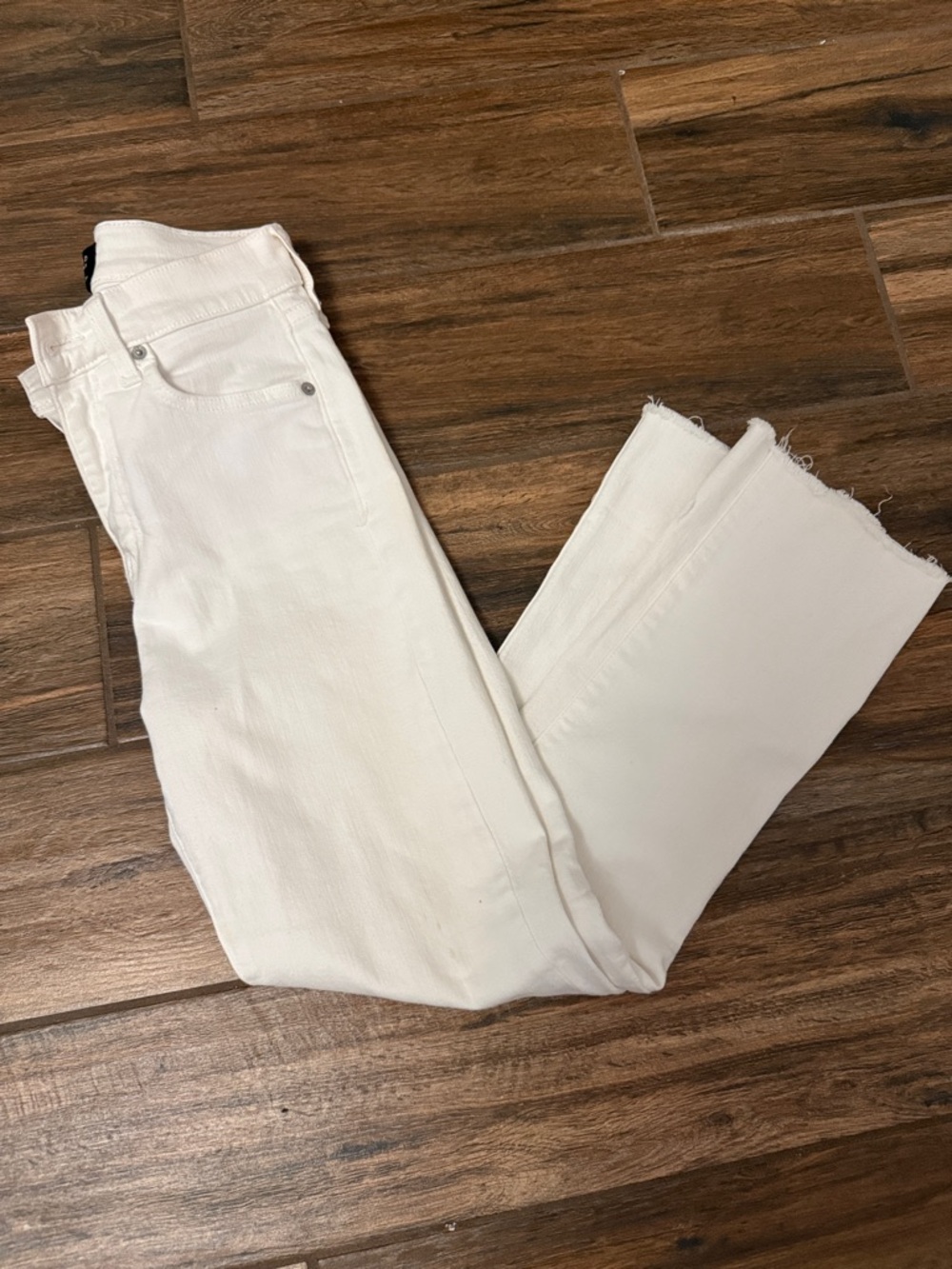 Veronica Beard White Straight-Leg Raw-Hem Jeans - Carly Kick Flare High Rise
